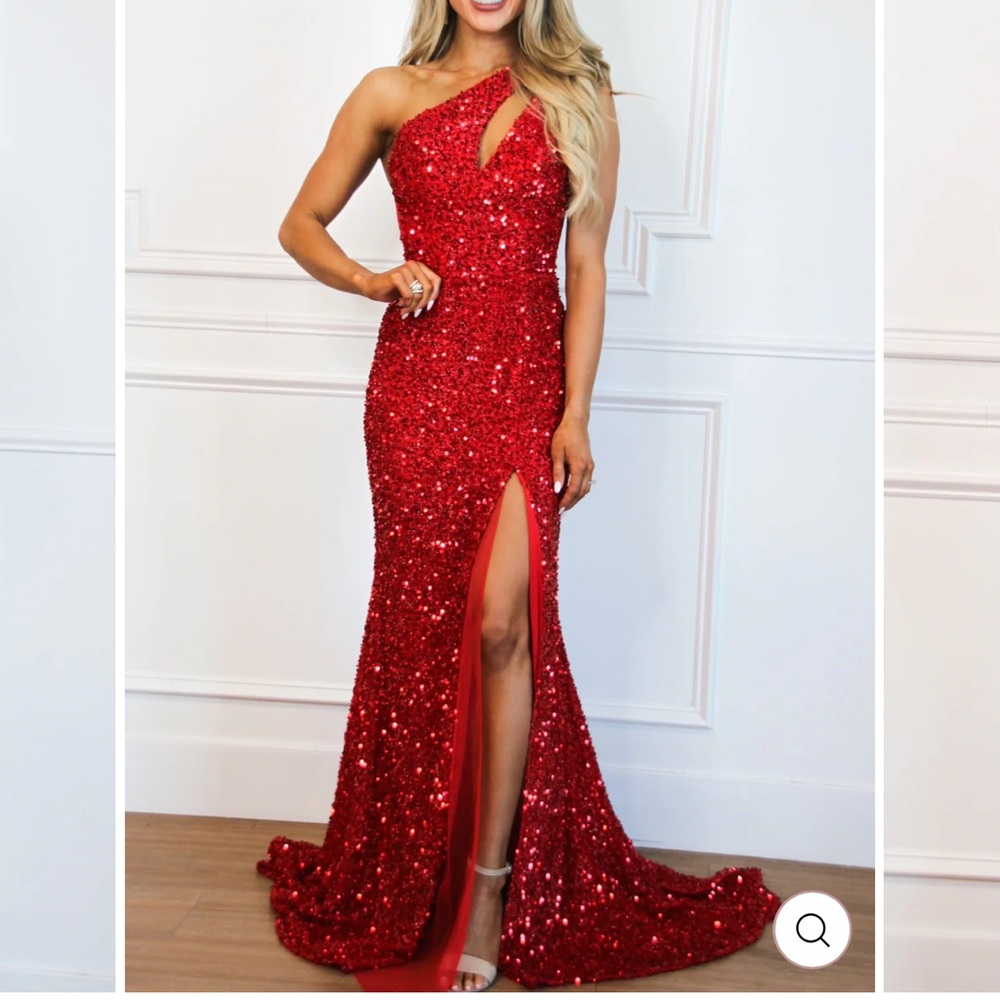 never worn, mesh details, one shoulder